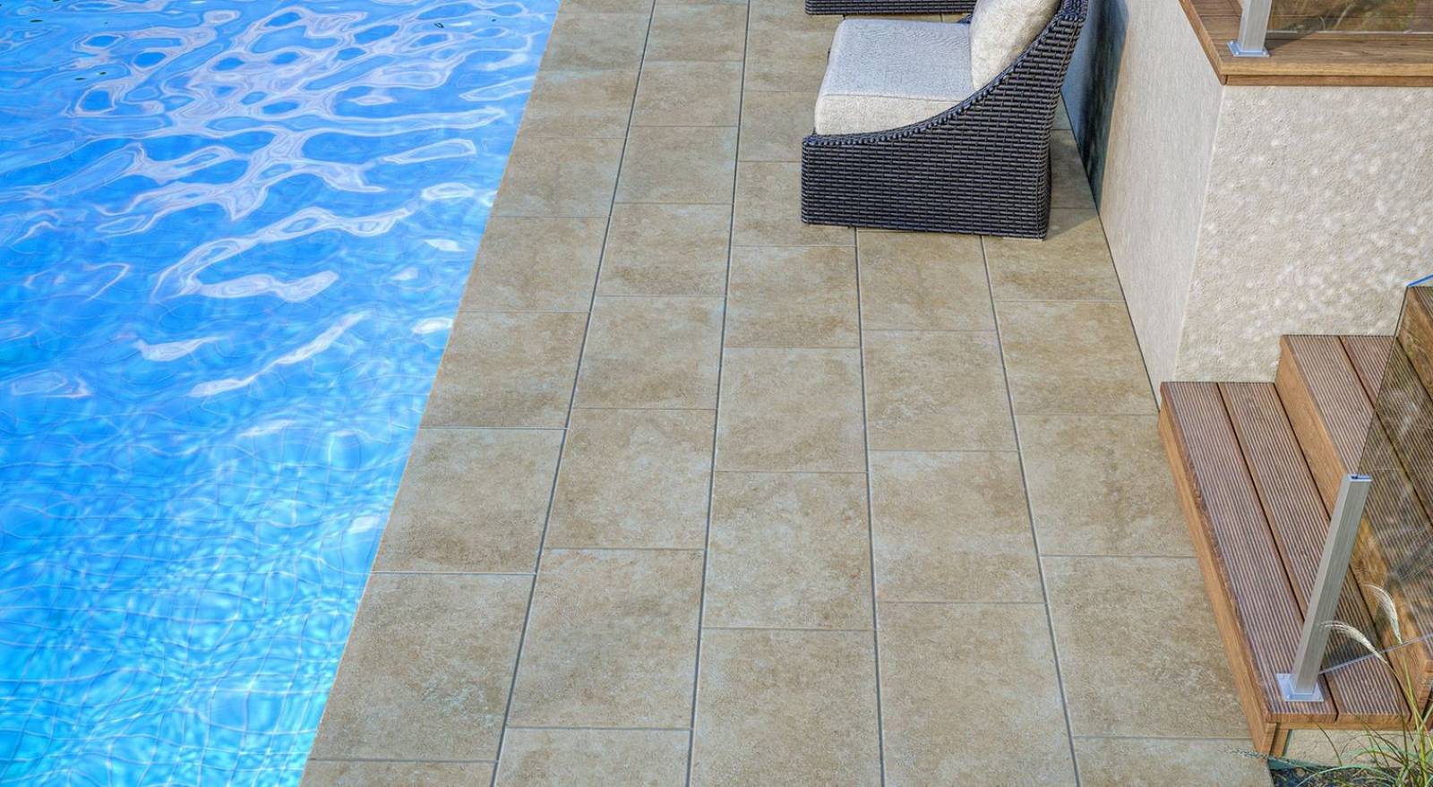 Carrelage imitation travertin extérieur près de Malaucène
