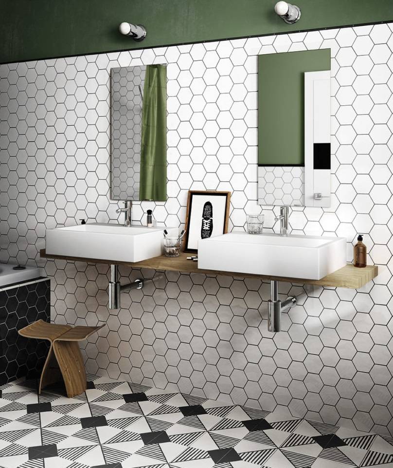 Faïence salle de bain hexagonale et sol en carreaux hexagonaux dans le Vaucluse