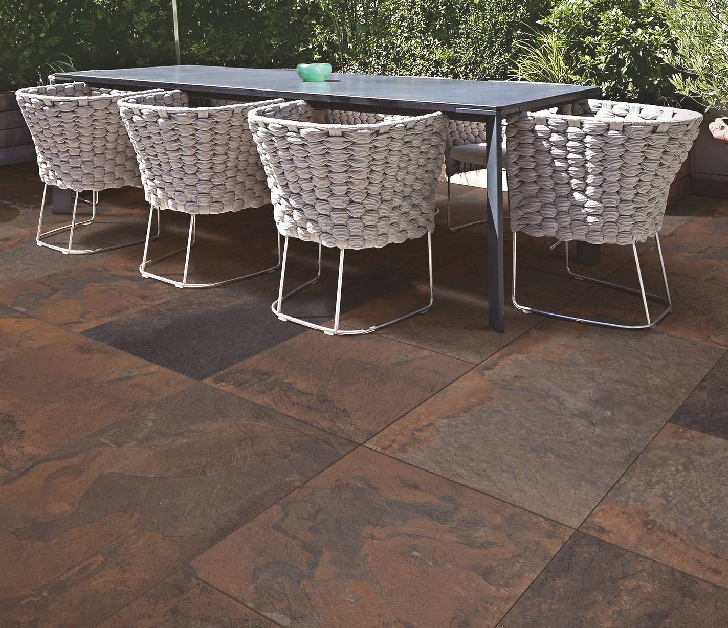 Dalle de carrelage effet pierre antidérapant pour extérieur à Sarrians