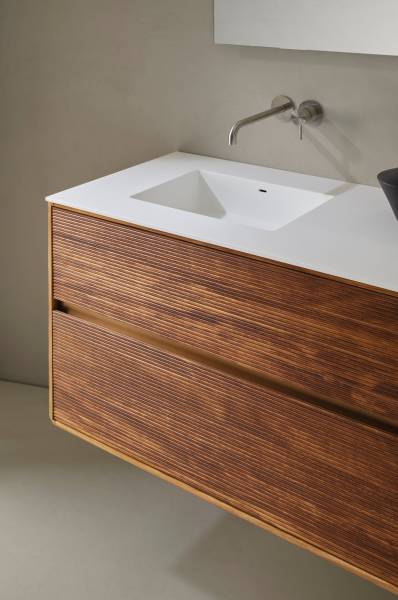 Simplicité à Monteux: Simplifiez votre espace avec ce meuble de salle de bain suspendu à Monteux