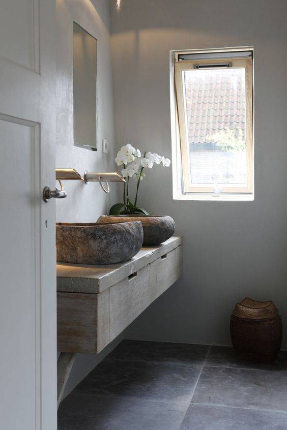 Meuble de salle de bain avec plan pour vasques à poser en pierre naturelle à Rognonas