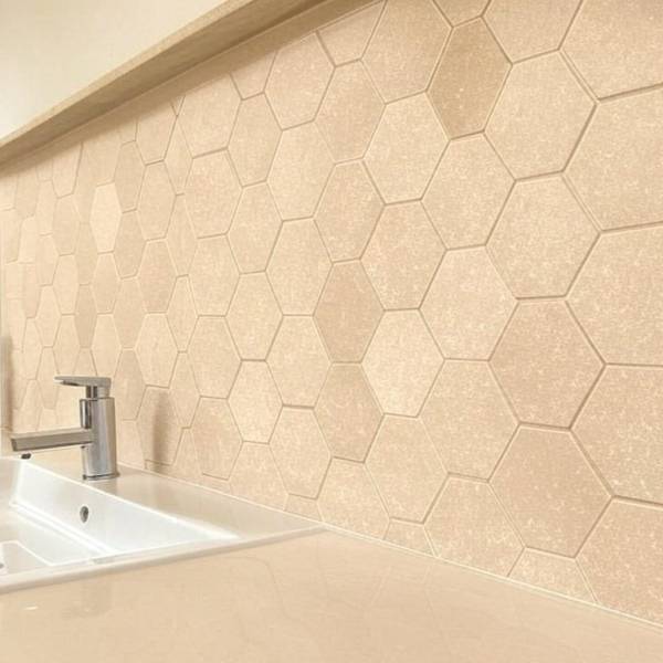 Carrelage Hexagonal pour une Salle de Bain Chaleureuse à Courthézon