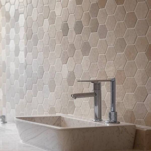 Crédence en Hexagone pour une Ambiance Contemporaine à Pernes-les-Fontaines