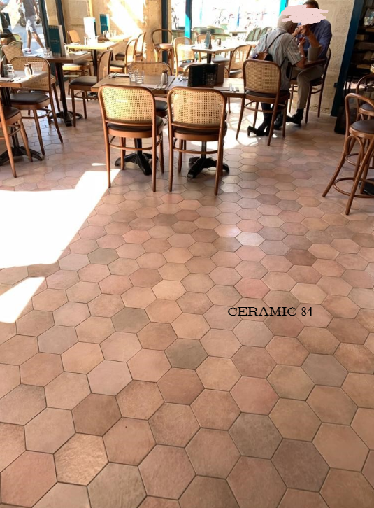 Carrelage sol hexagonal imitation terre cuite proche de Jonquières