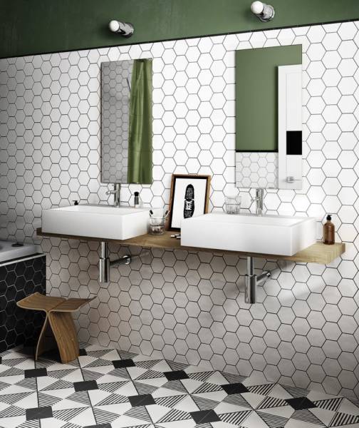 Faïence salle de bain hexagonale et sol en carreaux hexagonaux dans le Vaucluse